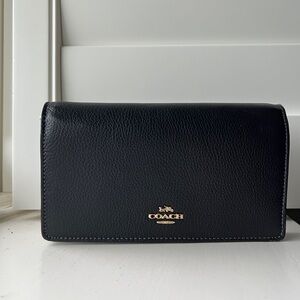 Anna Fold-over Clutch Crossbody in Black
